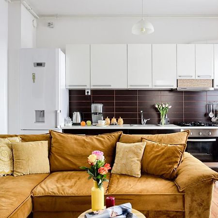 Ari - Ared Luxurious Apartments With Balcony & Free Parking Arad Eksteriør billede