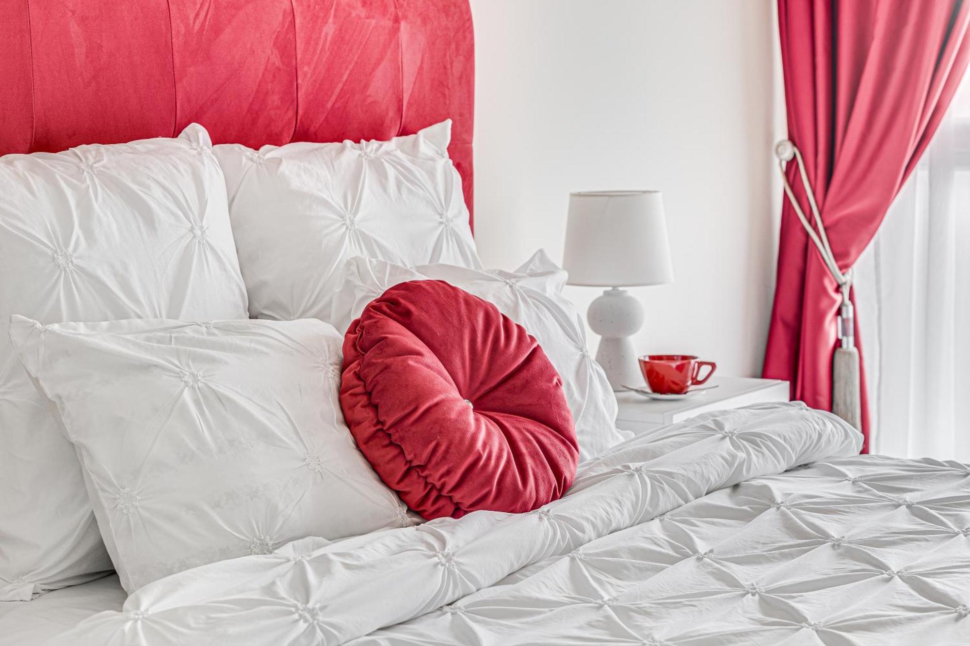 Ari - Ared Luxurious Apartments With Balcony & Free Parking Arad Eksteriør billede