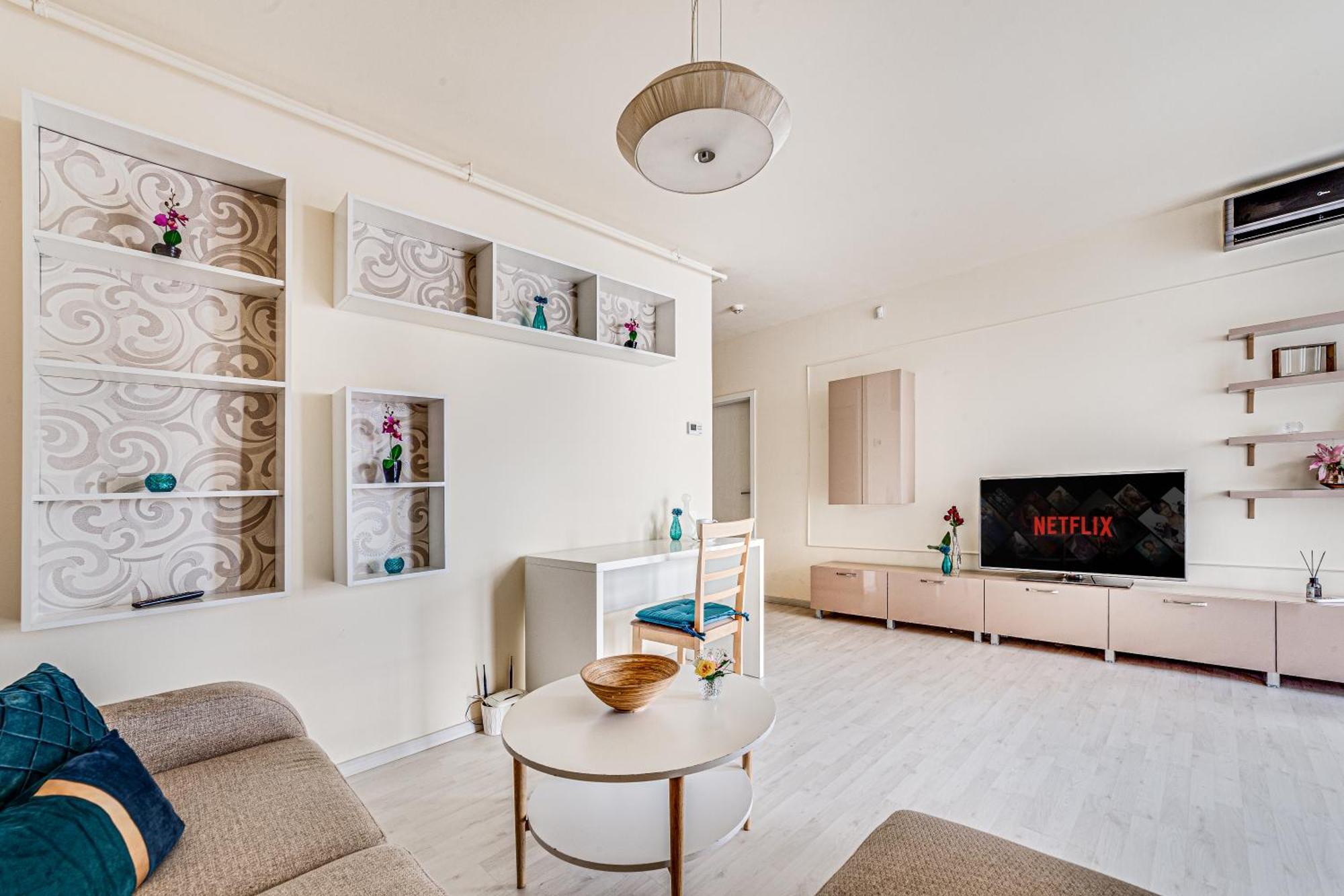 Ari - Ared Luxurious Apartments With Balcony & Free Parking Arad Eksteriør billede