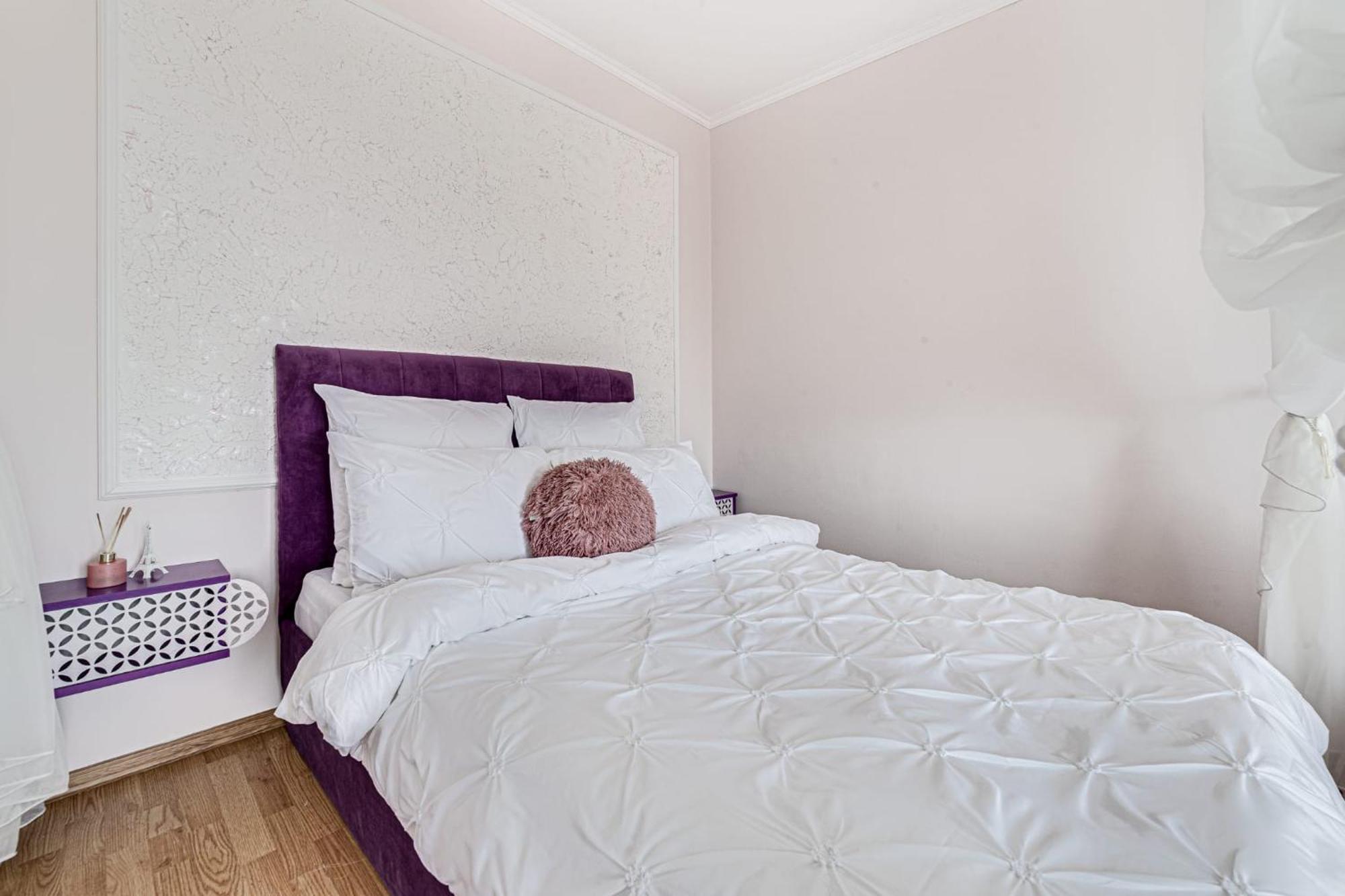 Ari - Ared Luxurious Apartments With Balcony & Free Parking Arad Eksteriør billede