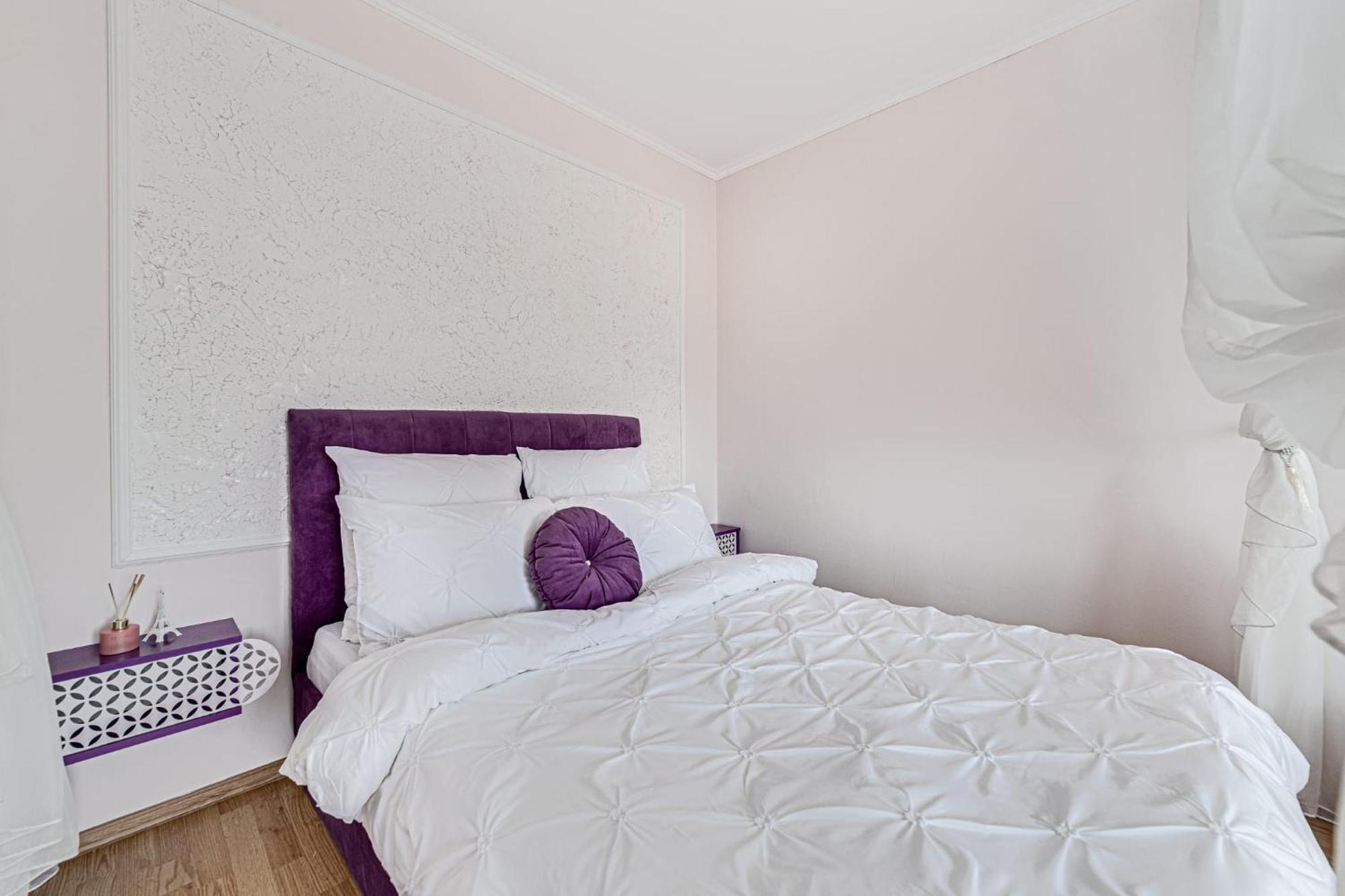Ari - Ared Luxurious Apartments With Balcony & Free Parking Arad Eksteriør billede